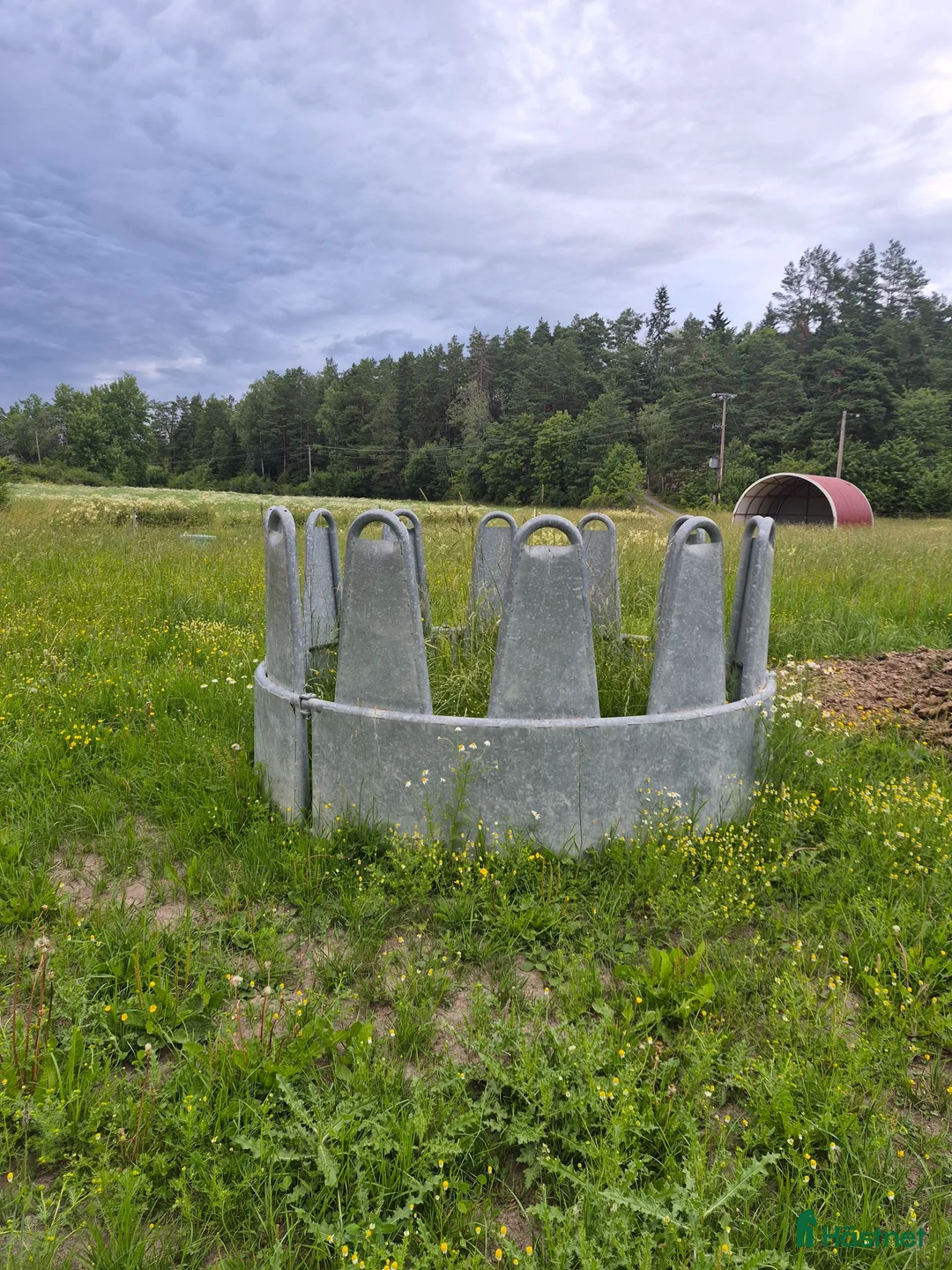 Stallinredning, stängsel & gård övrig utrustning till salu: Foderhäck - Annons 1