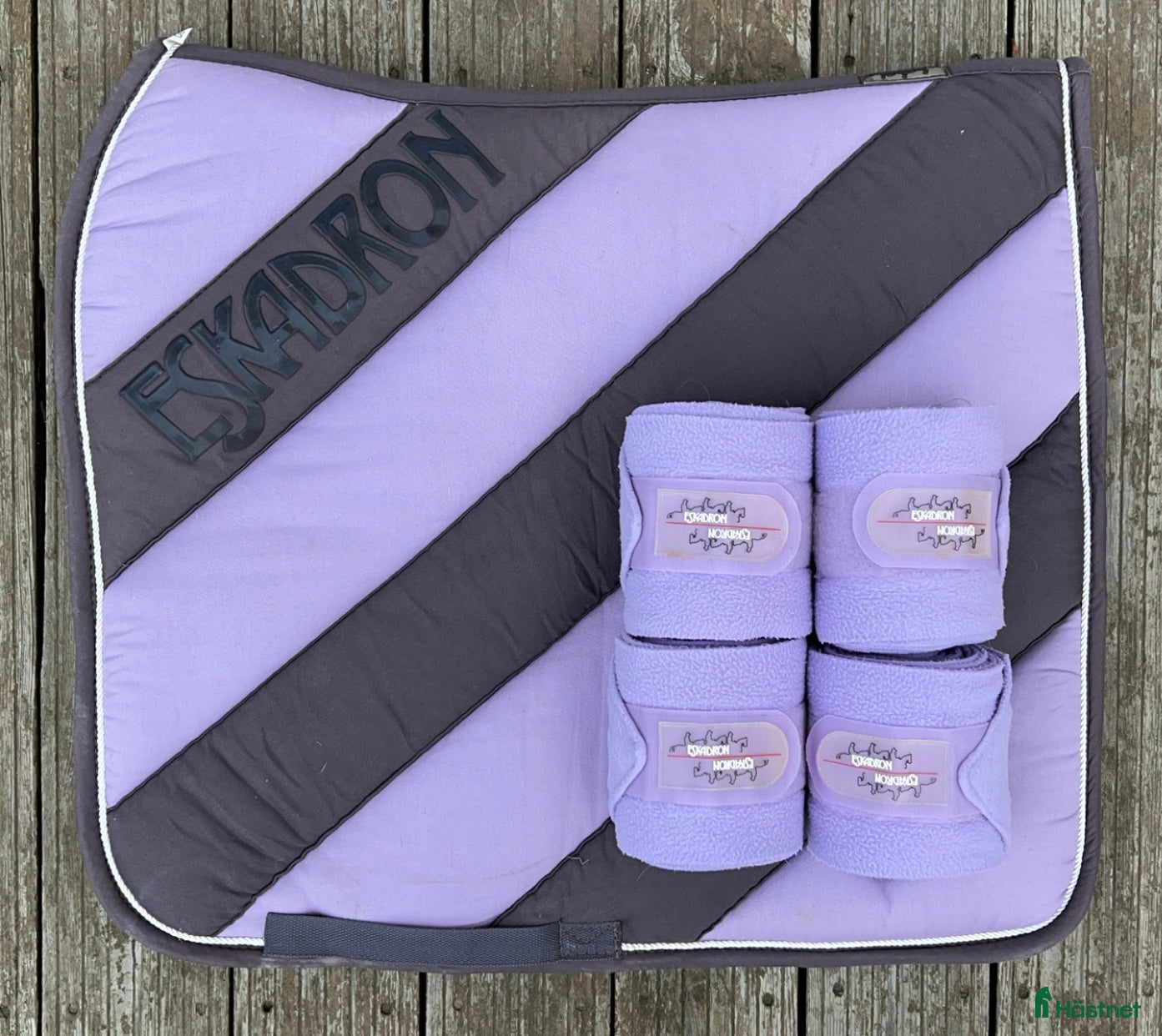 Schabrak &amp; Vojlockar hästutrustning till salu: Lila Eskadron schabrak + lindor i Vallentuna - Annons 21