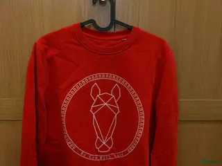 Övrigt Ridkläder ryttarutrustning till salu: Tröja bye coe - Annons 1