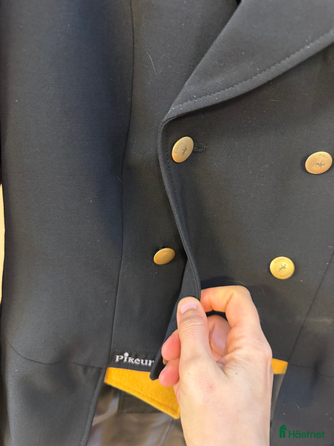 Jackor & Kavajer ryttarutrustning till salu: Pikeur-frack  i Vendelsö - Annons 3