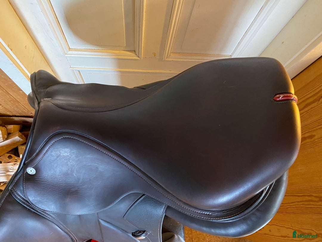 Sadlar hästutrustning till salu: Equipe ek evo i Strömsholm - Annons 2