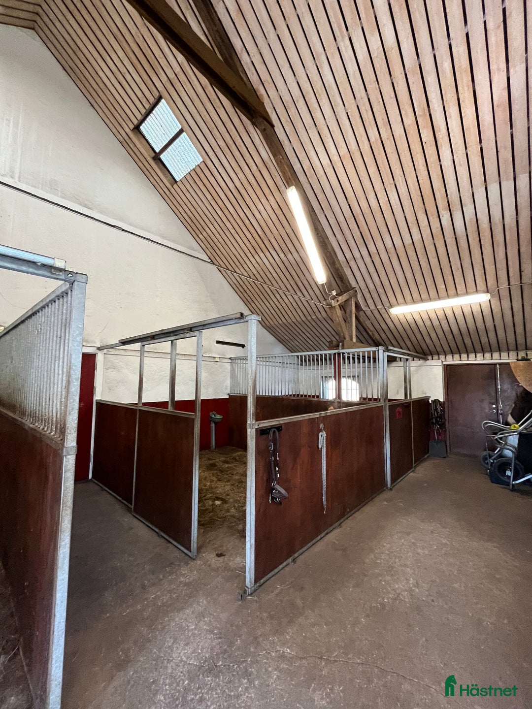  stallplats finnes: Stall med 6 boxplatser uthyres i Kareby - Annons 2
