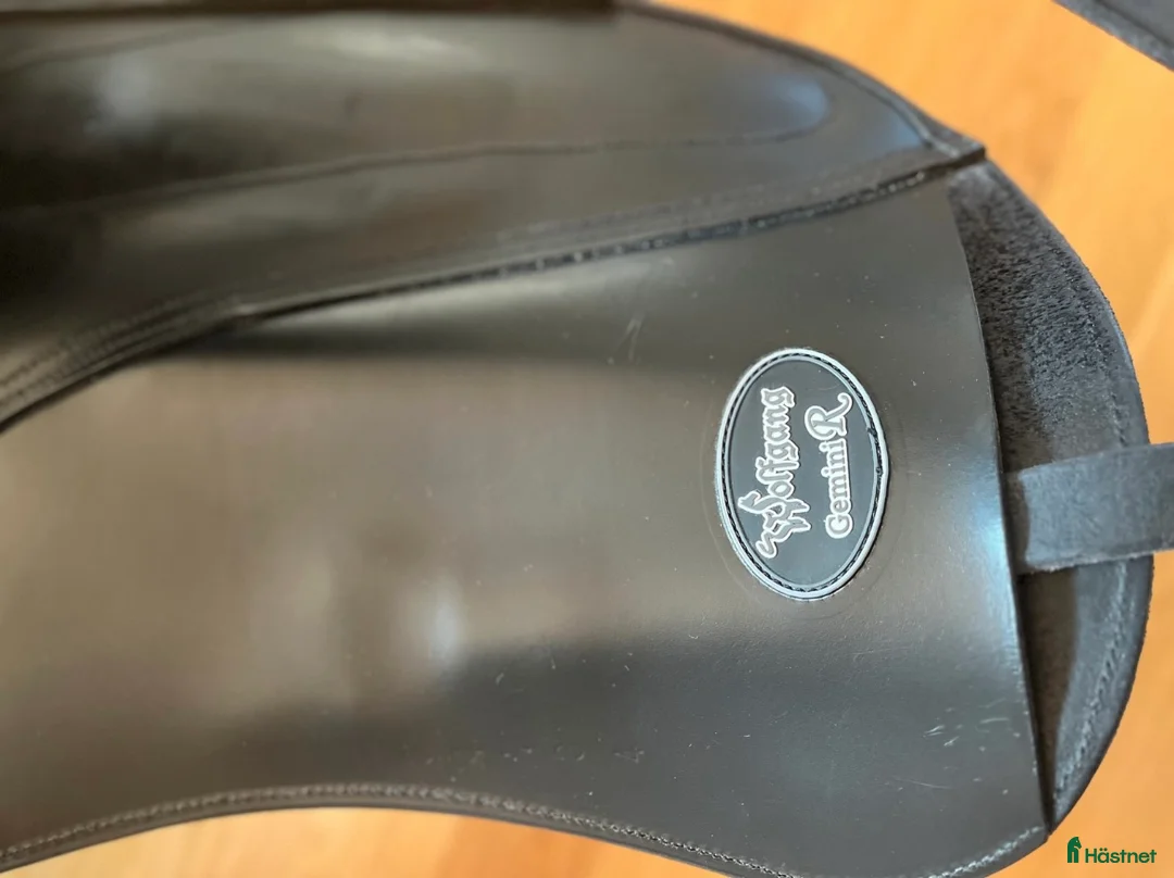 Sadlar hästutrustning till salu: Custom Wolfgang dressyrsadel i Uddevalla - Annons 12