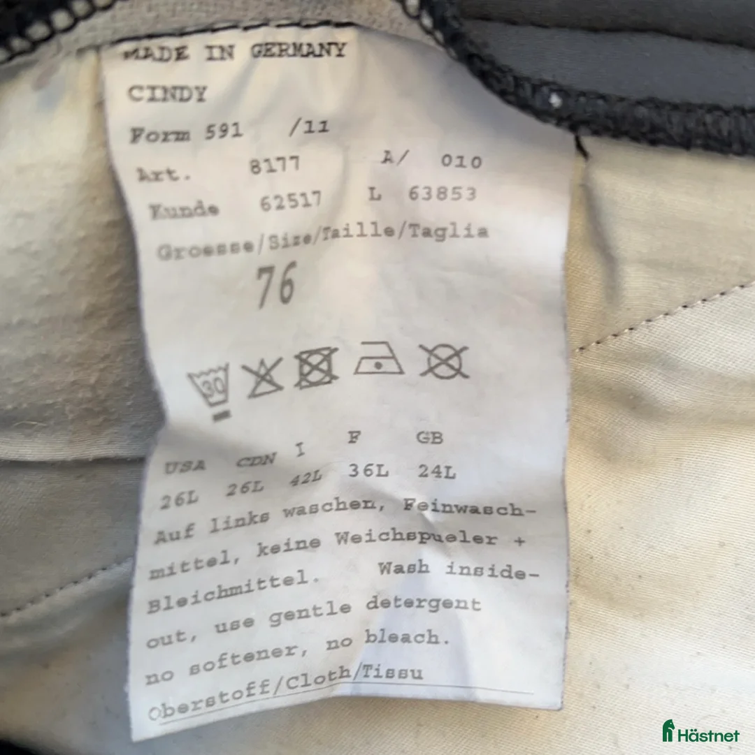 Ridbyxor ryttarutrustning till salu: Fodrade Pikeur ridbyxor i Vallentuna - Annons 4