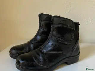 Övrig Ryttarutrustning ryttarutrustning till salu: Mountain Horse skor - Annons 1