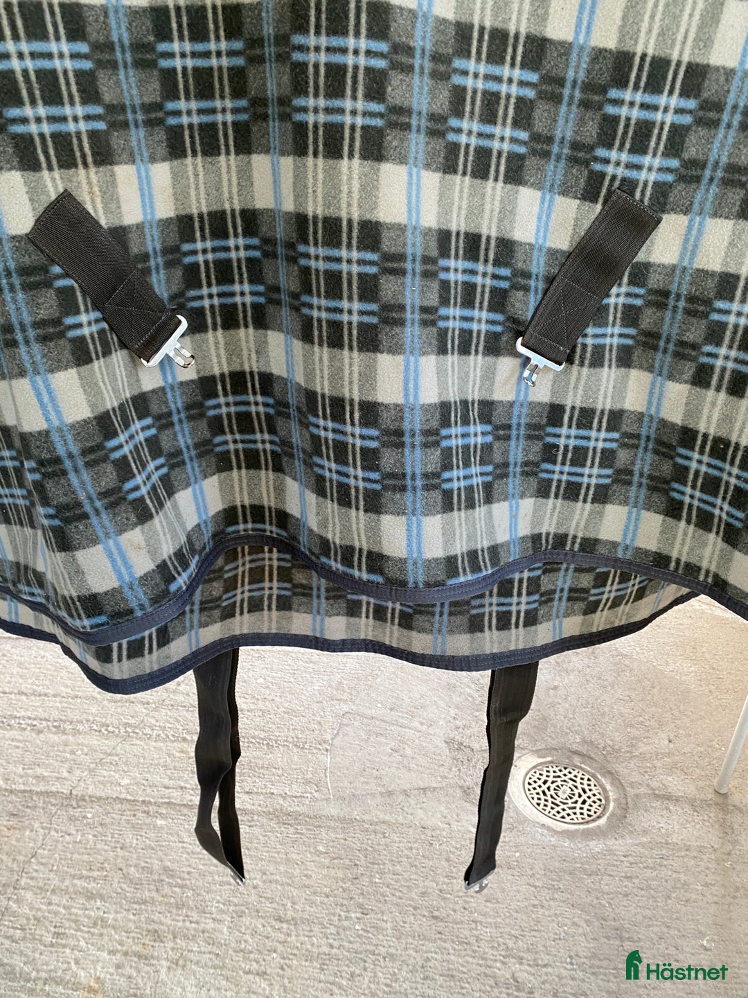 Täcken hästutrustning till salu: Halstäcke i fleece  i Uppsala - Annons 3