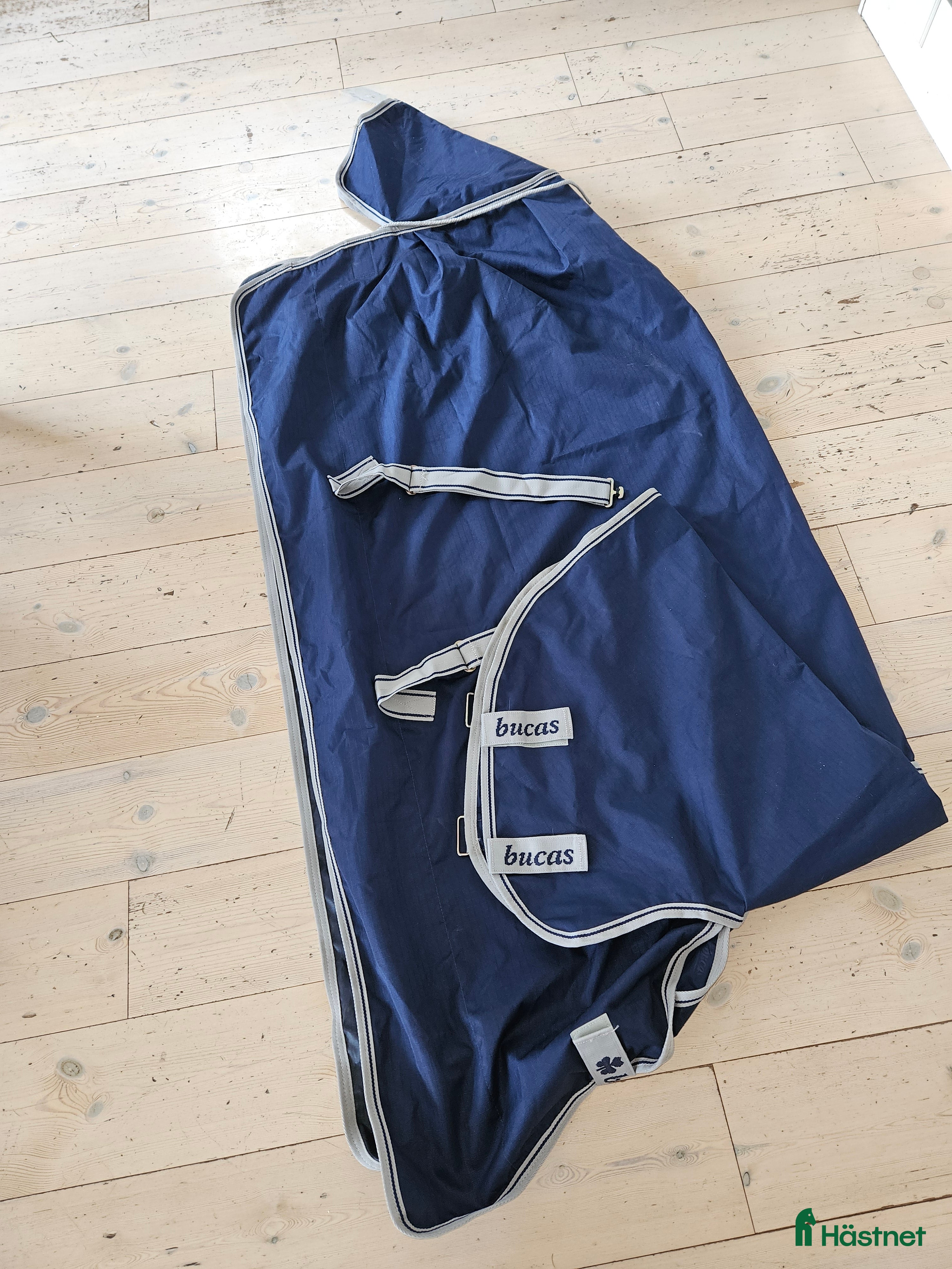 Täcken hästutrustning till salu: Bucastäcke  i Skultuna - Annons 21