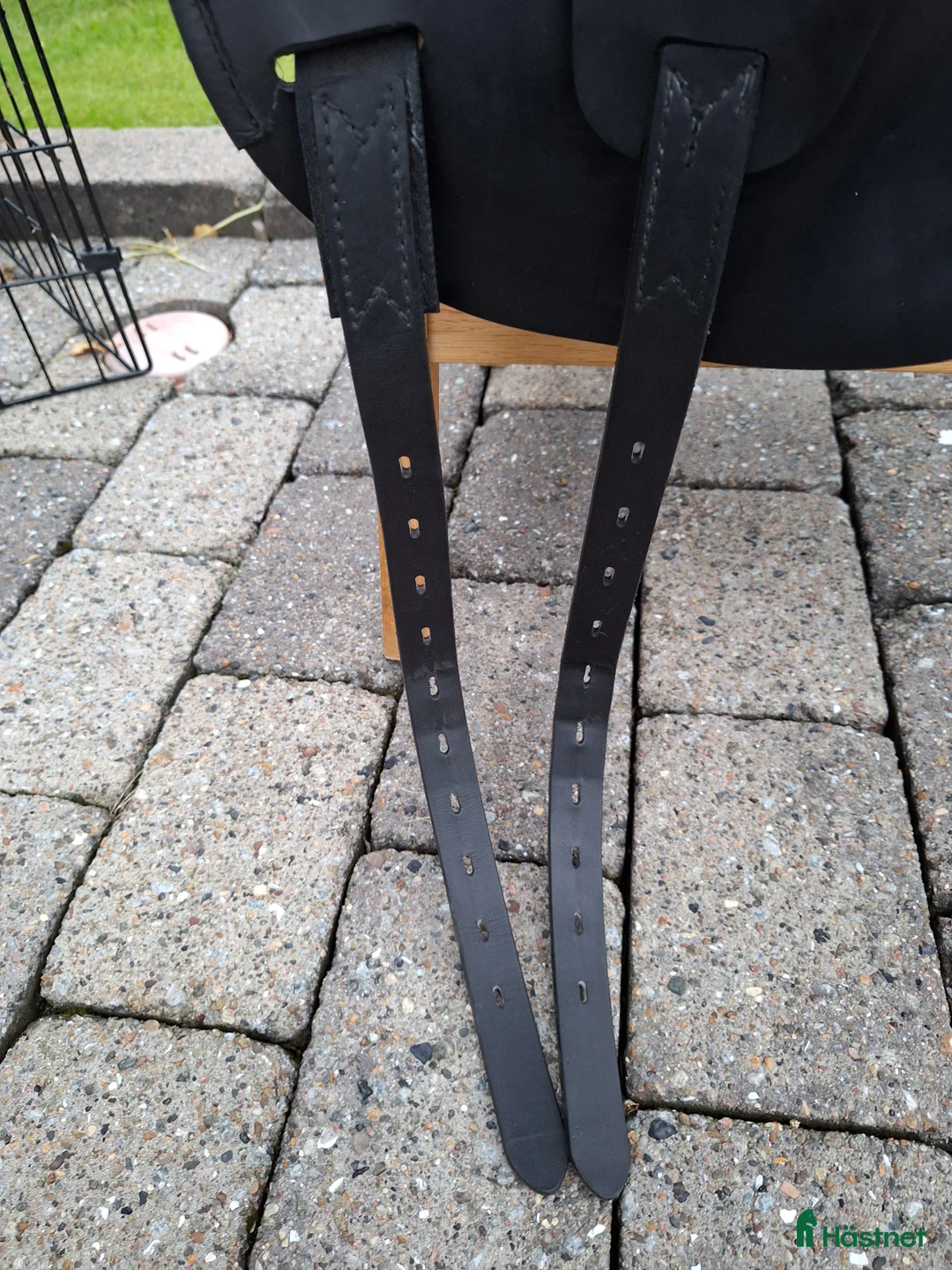 Sadlar hästutrustning till salu: Amerigo Pasubio Pinerolo (Kalvskinn) 17” i Torslanda - Annons 2