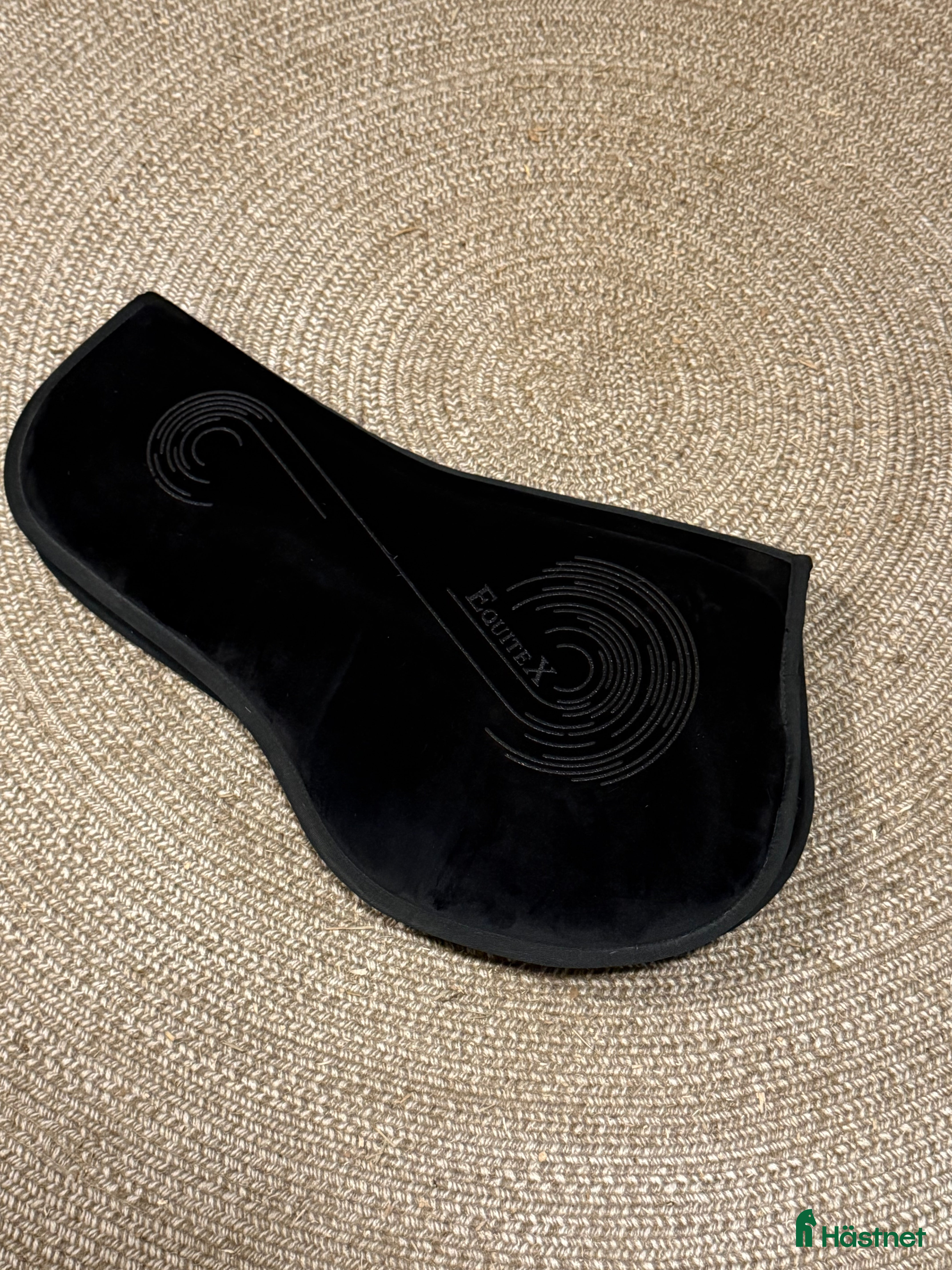 Sadeltillbehör hästutrustning till salu: Equitex sadelpad i Jönköping - Annons 1