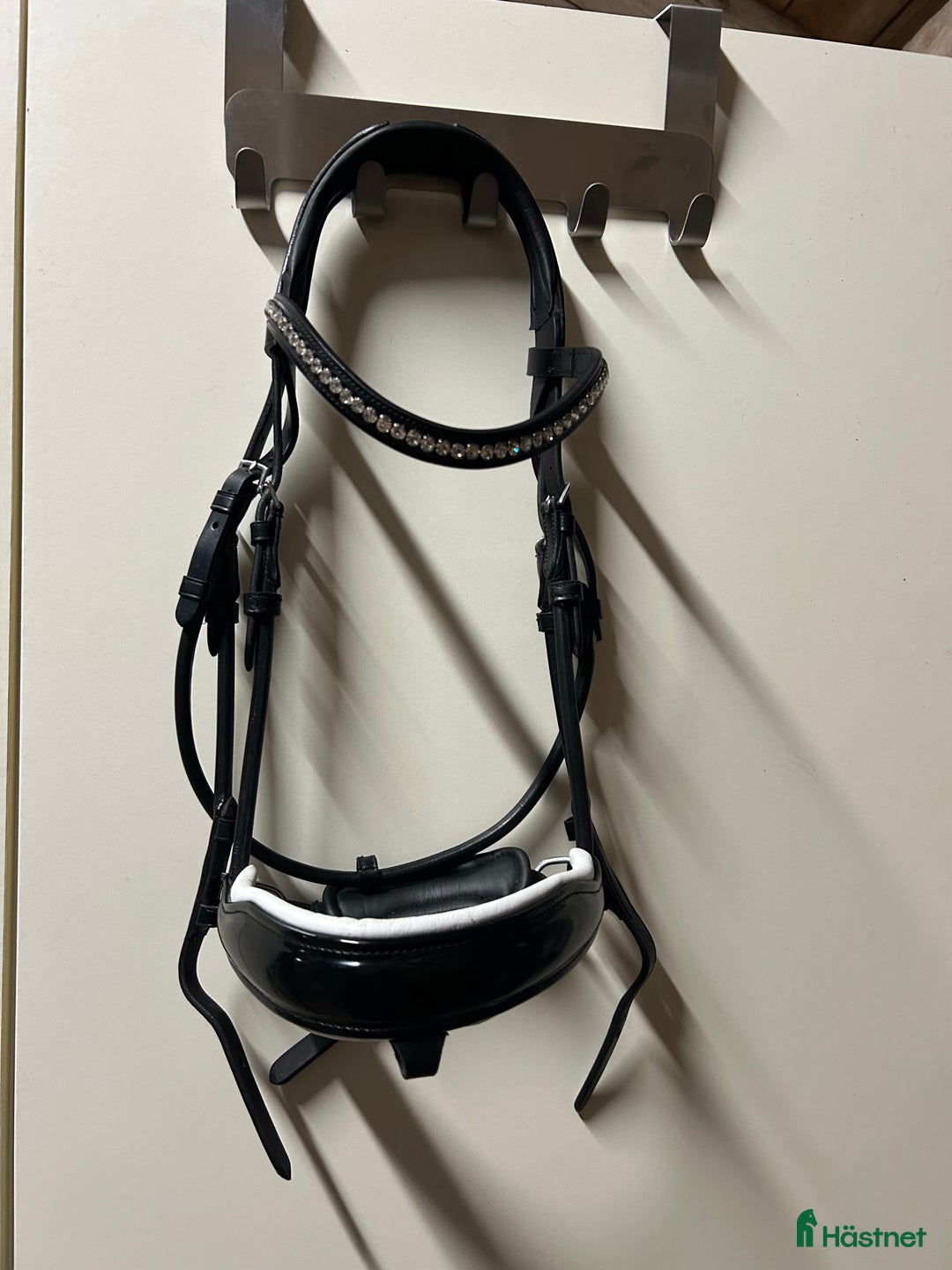 Träns hästutrustning till salu: tävlingsträns dressyr i Stockholm - Annons 1