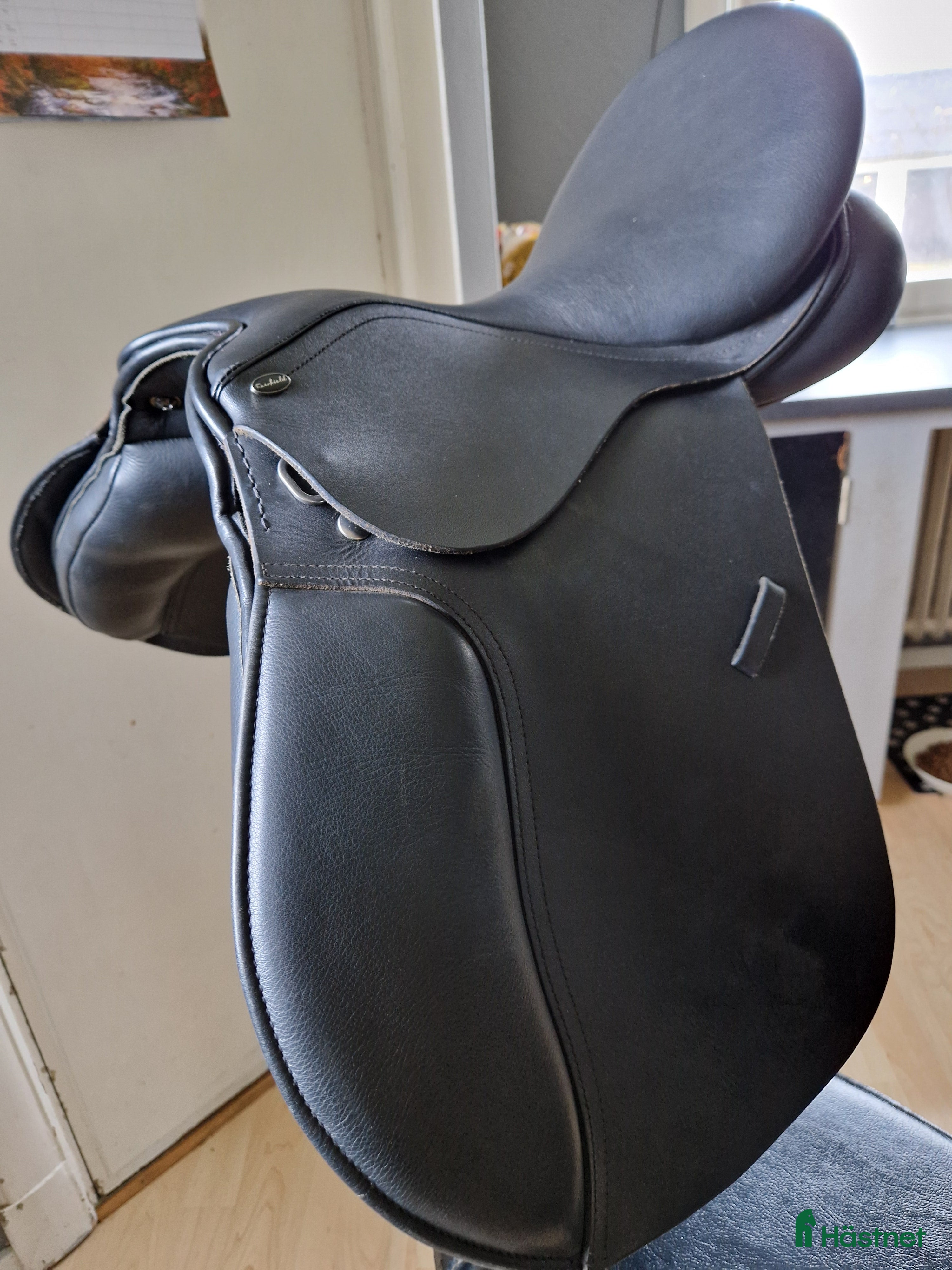 Sadlar hästutrustning till salu: Fairfield allround 16,5 svart i Ulrika - Annons 1