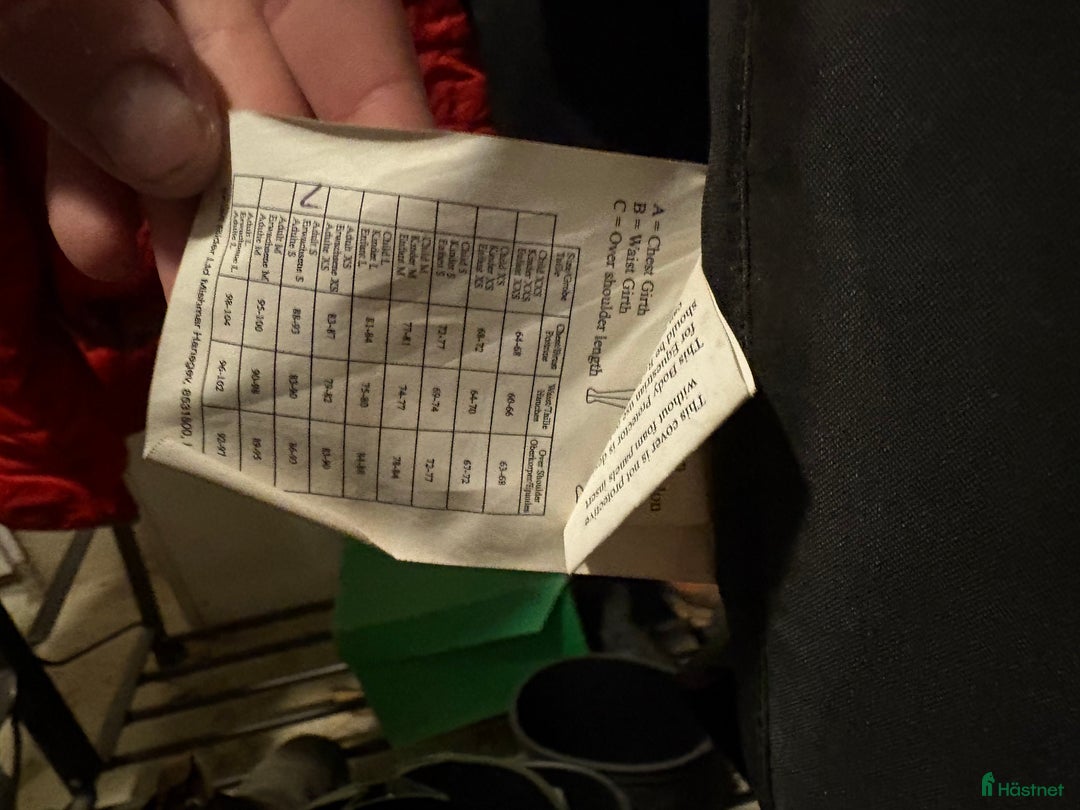 Säkerhetsvästar ryttarutrustning till salu: Begagnad väst i Dvärsätt - Annons 2