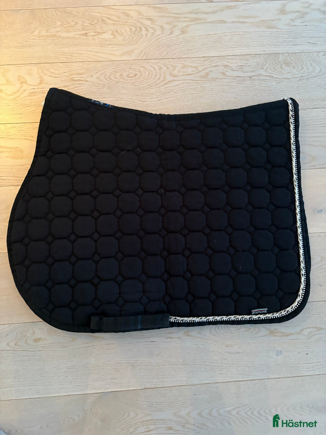 Schabrak & Vojlockar hästutrustning till salu: Equiline schabrak i Nacka - Annons 1