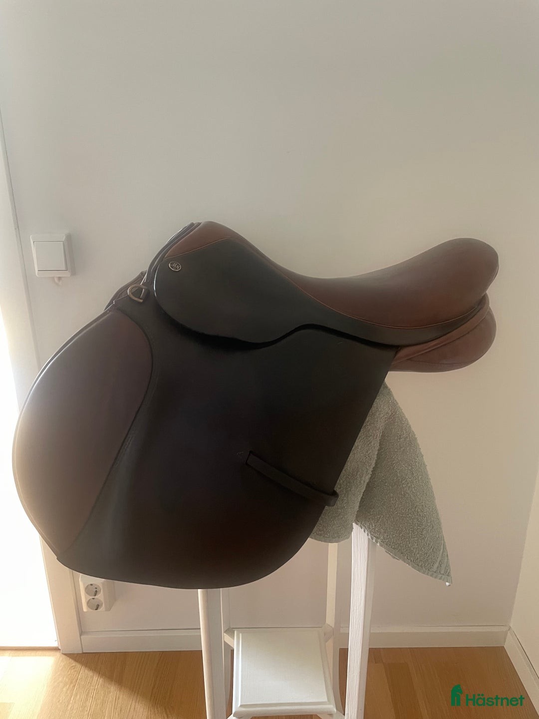 Sadlar hästutrustning till salu: Fin Morris and nolan hoppsadel i Nossebro - Annons 1