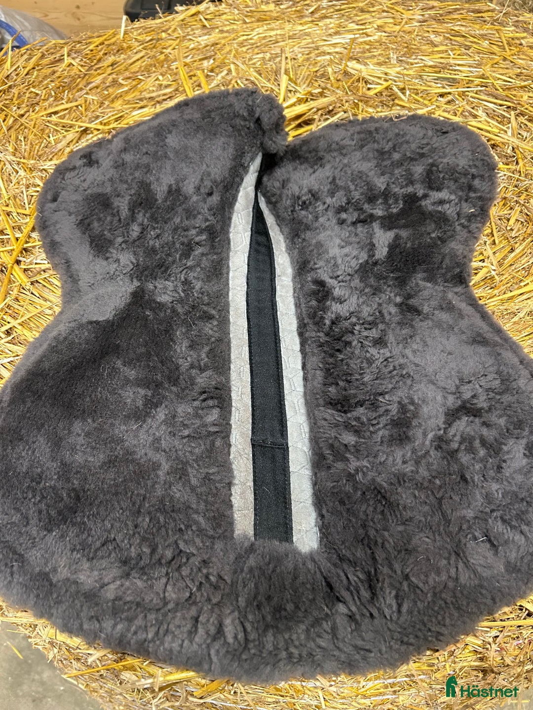 Sadeltillbehör hästutrustning till salu: Mattes korrektionspad i nyskick i Älmhult - Annons 2