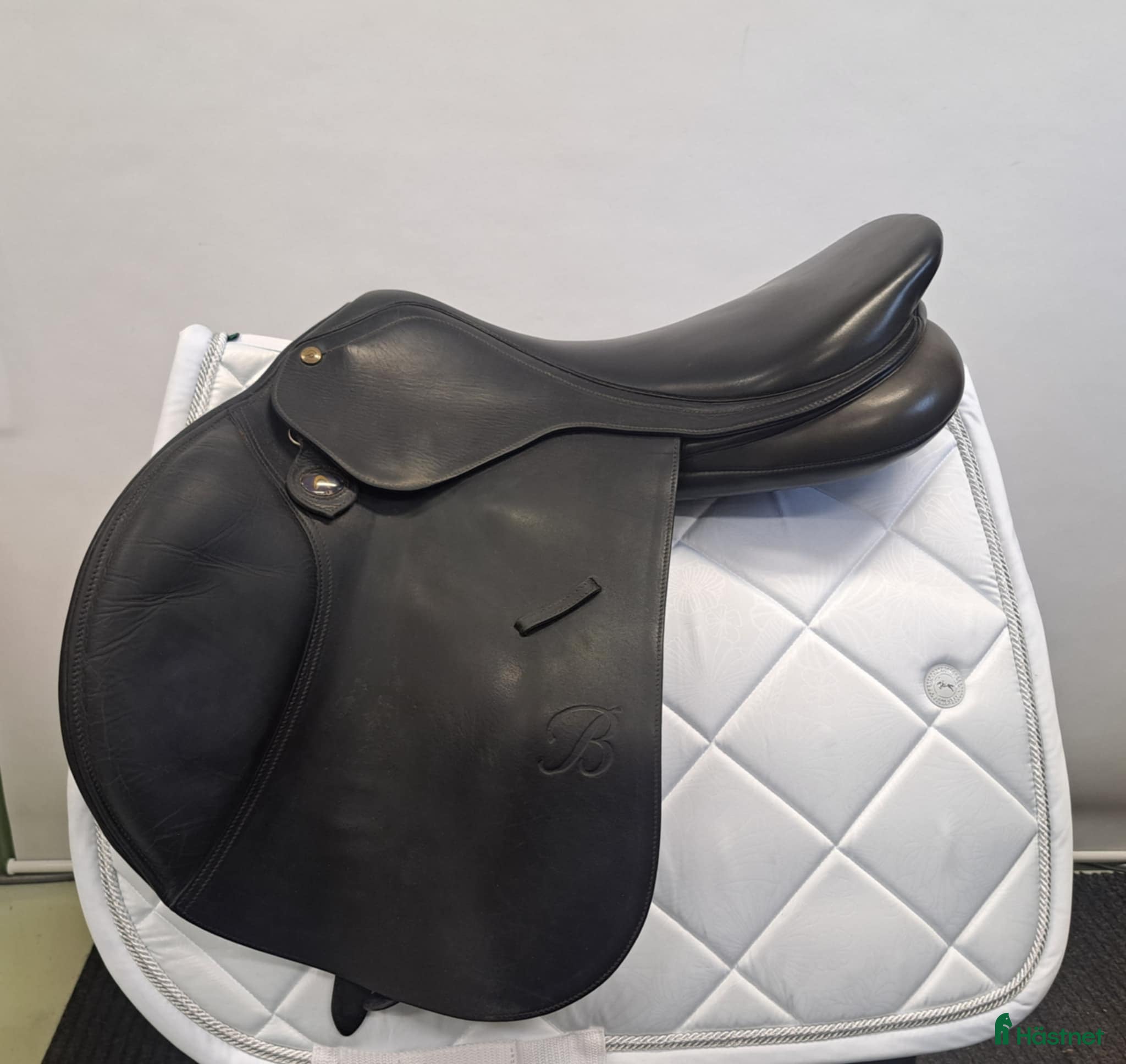 Sadlar hästutrustning till salu: Bates Elevation 17,5 i Färnäs - Annons 12