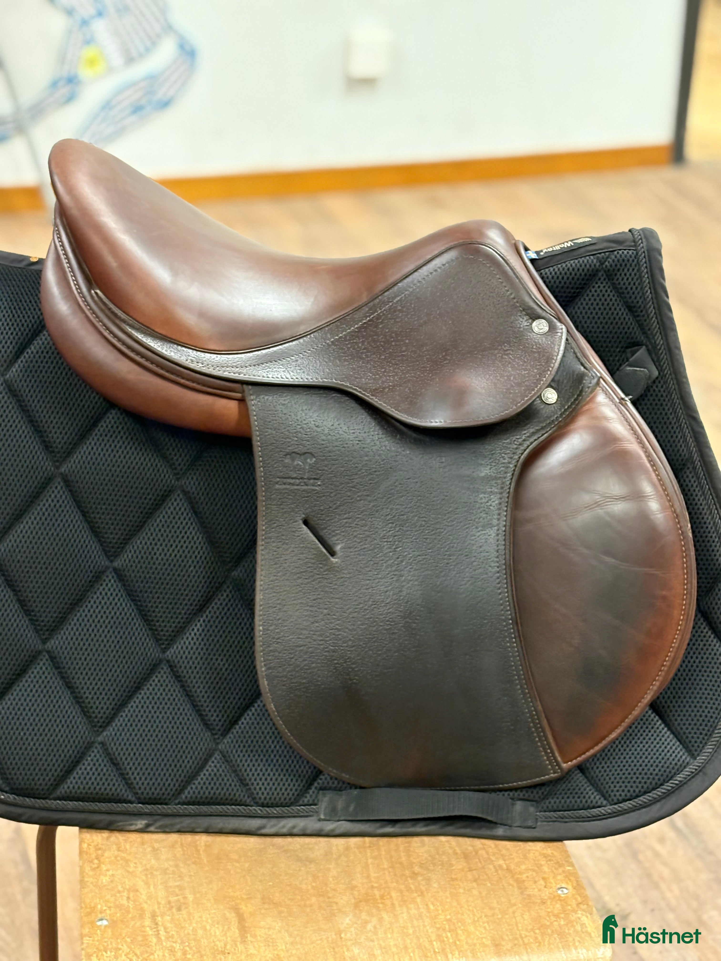 Sadlar hästutrustning till salu: Välvårdad Antaressadel i Katrineholm - Annons 1