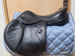 Sadlar hästutrustning till salu: Equipe Synergi i Hamneda - Annons 23