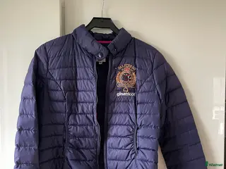 Jackor & Kavajer ryttarutrustning till salu: Gina Tricot Falsterbo Lättviktsjacka i Ängelholm - Annons 3