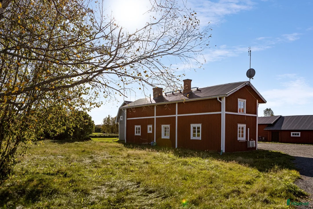  hästgårdar till salu: Lantligt boende i Äppelbo i Äppelbo - Annons 1