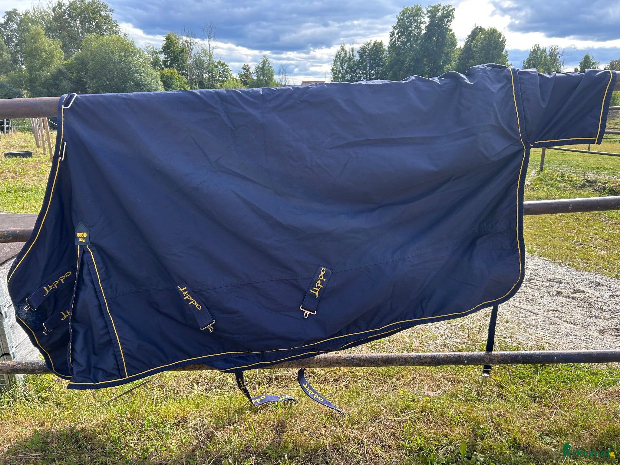 Täcken hästutrustning Täcken storlek 135, 140 och 145 - Annons 1