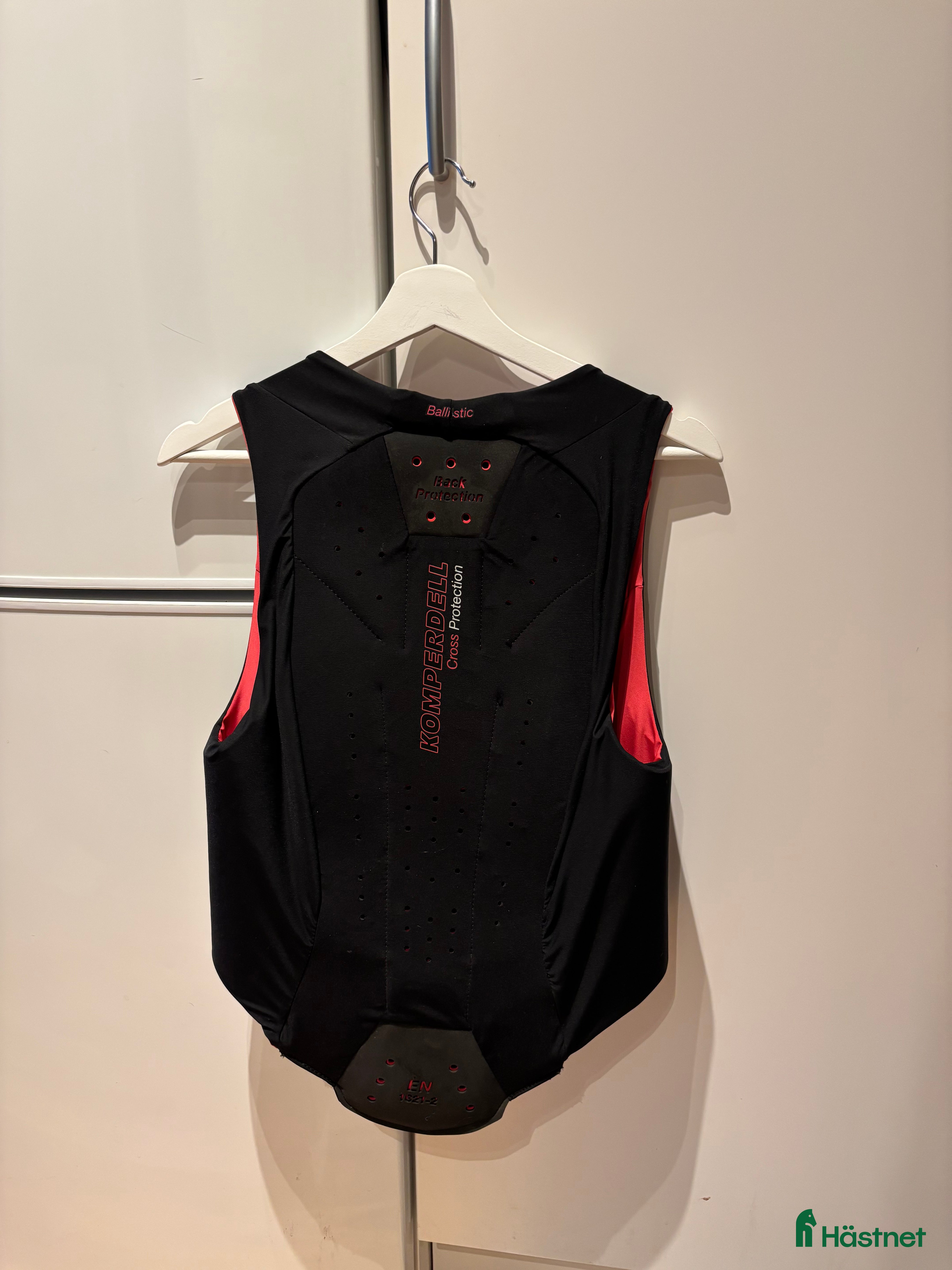 Säkerhetsvästar ryttarutrustning till salu: Ridväst i Uppsala - Annons 2