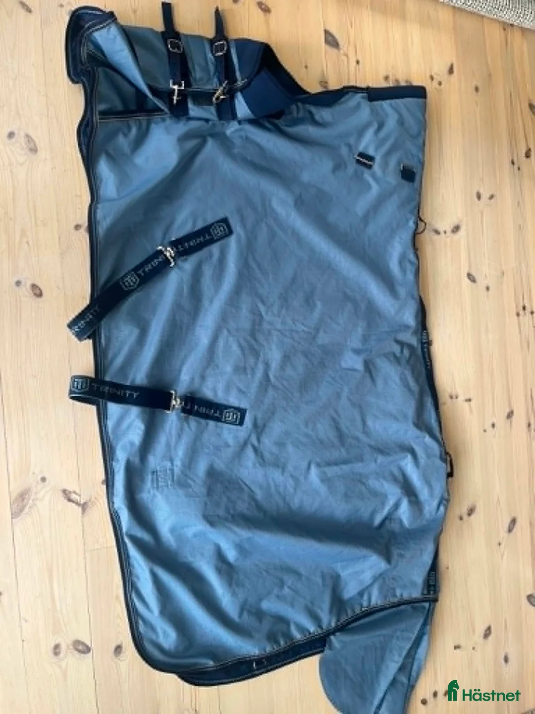Täcken hästutrustning till salu: Utetäcken & liner Trinity strl 145-155 - Annons 1