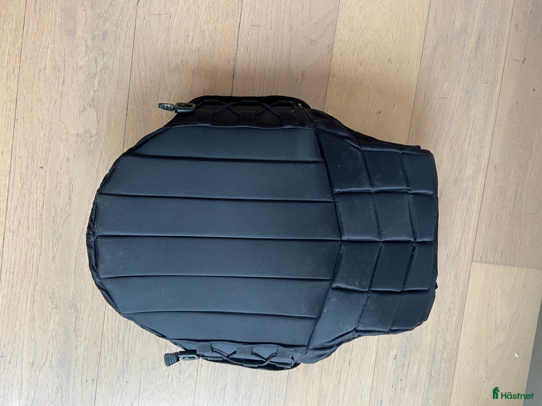 Säkerhetsvästar ryttarutrustning till salu: Racesafe Child stl M i Vallentuna - Annons 4