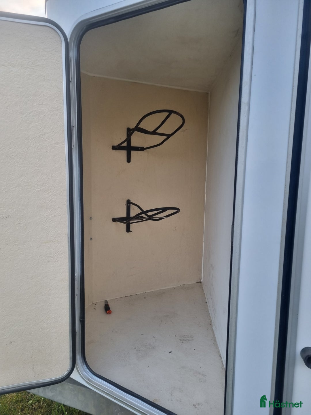 Hästtransporter  fordon & transport till salu: Ringostar nyrenoverad i Romakloster - Annons 4