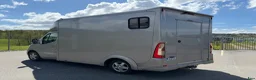 Hästlastbilar  fordon & transport till salu: Reserverad Renault Master 1050kg lastvikt  - Annons 3