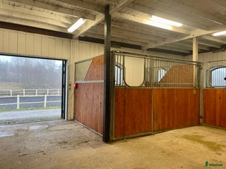 stallplats finnes: Boxar/stalldel/ Lägenhet uthyres i Lindome - Annons 1