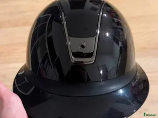 Hjälmar ryttarutrustning till salu: Miss Shield Glossy 2.0 Black Chrome - Annons 1