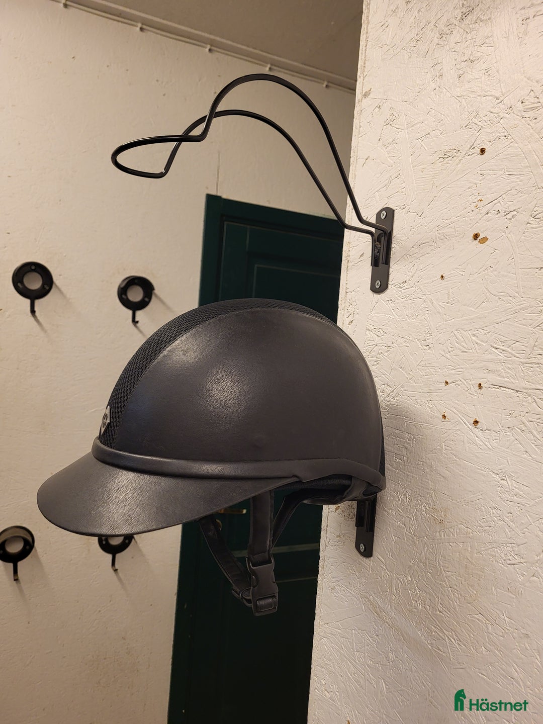 Hjälmar ryttarutrustning till salu: Charles owen sp8 plus i Boden - Annons 3