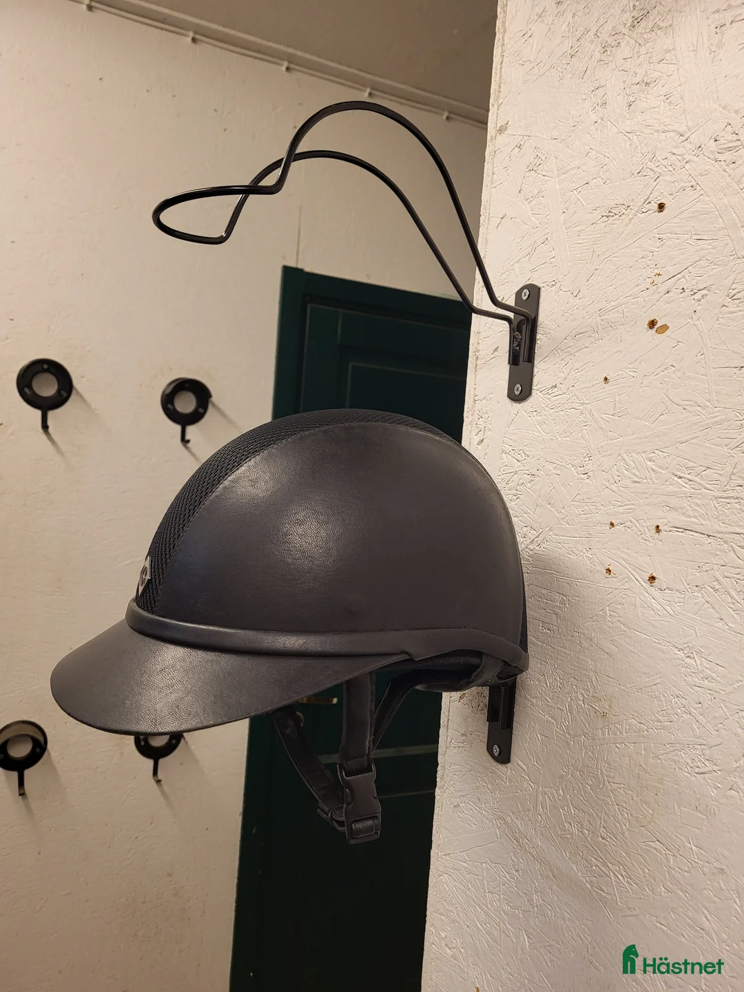 Hjälmar ryttarutrustning till salu: Charles owen sp8 plus i Boden - Annons 3