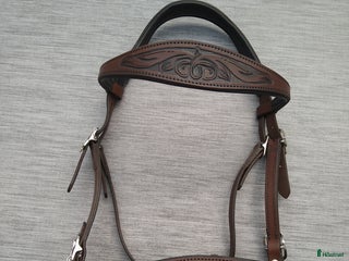 Träns hästutrustning till salu: huvudlag, brösta, schabrak, zalea i Härnösand - Annons 21