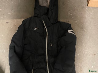 Jackor & Kavajer ryttarutrustning till salu: Uhip jacka i Skattkärr - Annons 1