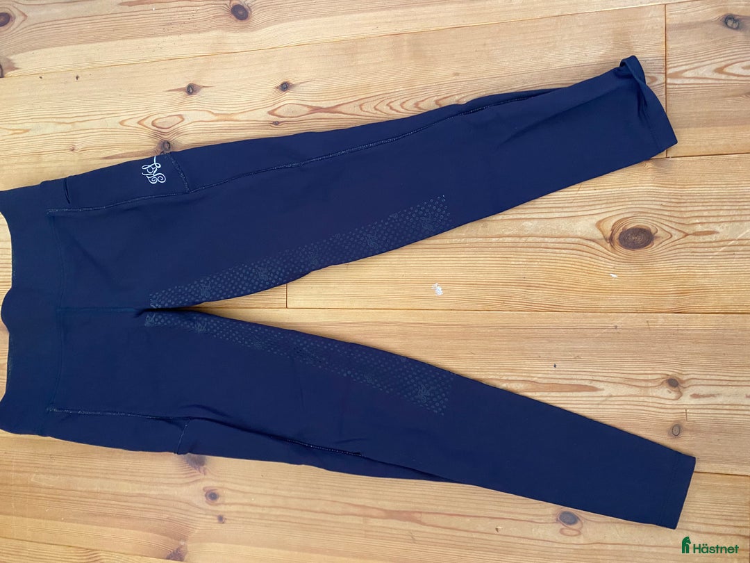 Ridbyxor ryttarutrustning till salu: Fina Kingsland ridbyxor i Brålanda - Annons 2