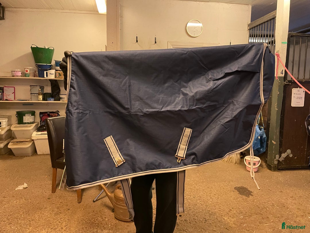 Täcken hästutrustning till salu: Blandade ponnytäcken i Spånga - Annons 7