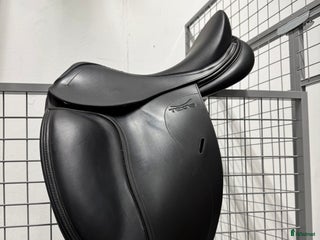 Sadlar hästutrustning till salu: Tekna S-line dressyrsadel i Göteborg - Annons 1