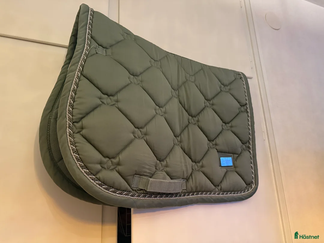 Schabrak & Vojlockar hästutrustning till salu: Equestrian Stockholm Pistage - Annons 3