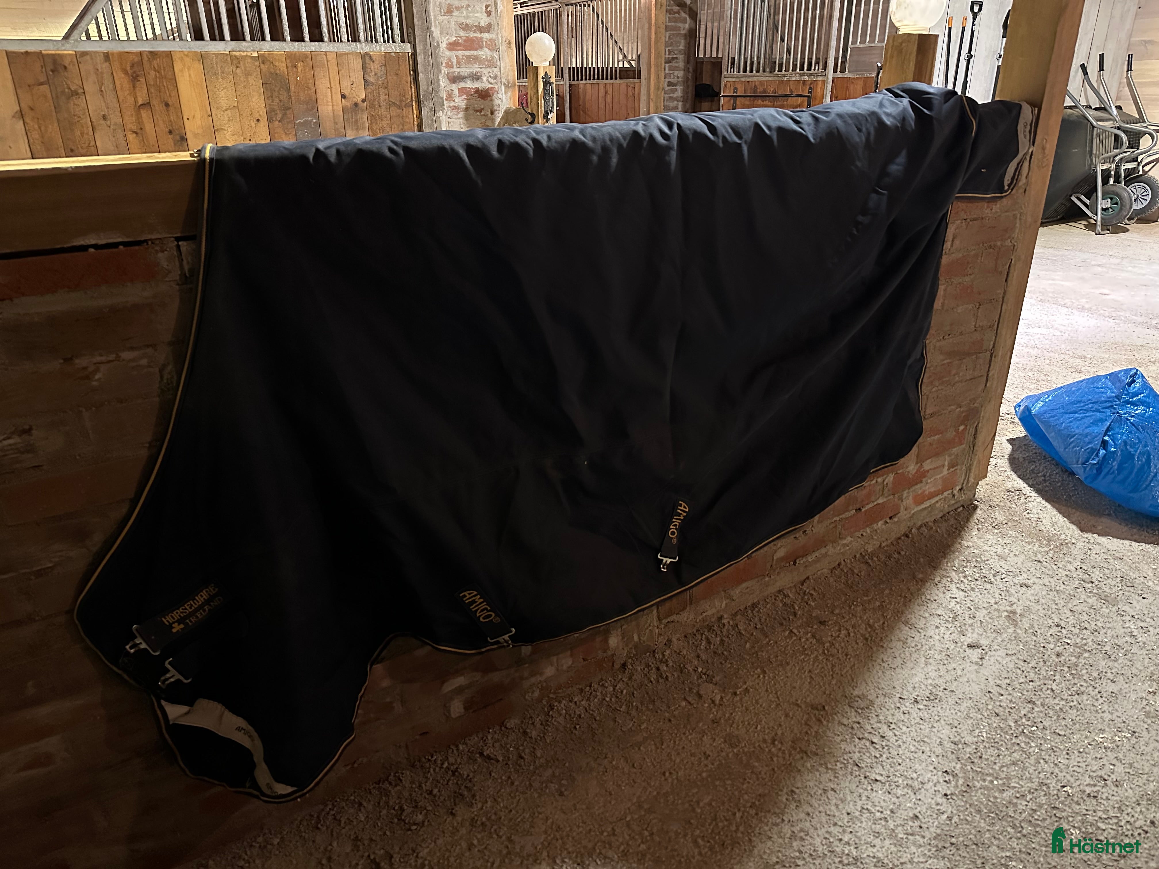 Täcken hästutrustning till salu: Horseware Amigo XL stl 165 i Kumla - Annons 5