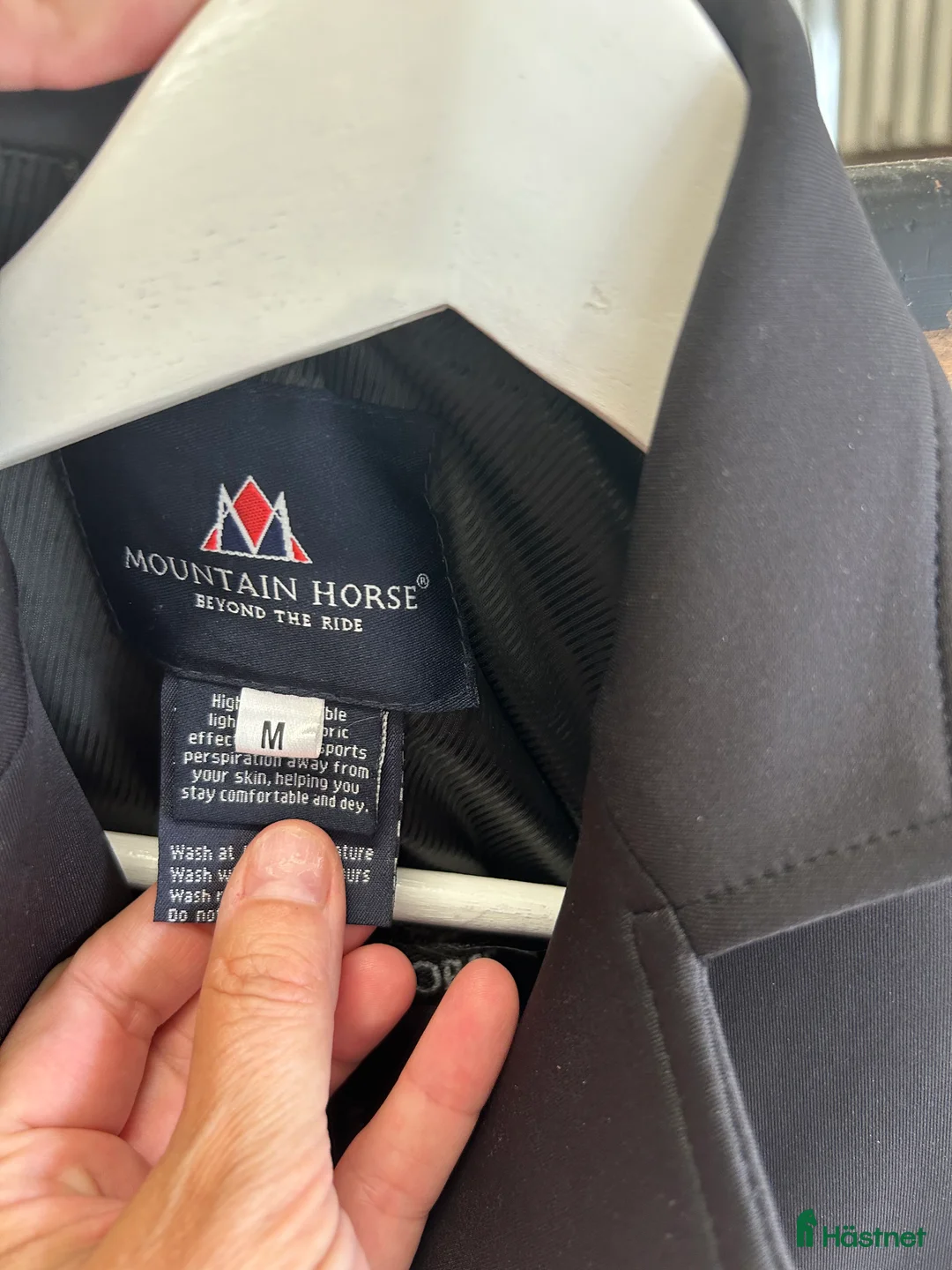 Jackor & Kavajer ryttarutrustning till salu: Tävlingskavajer i Fjärås - Annons 2