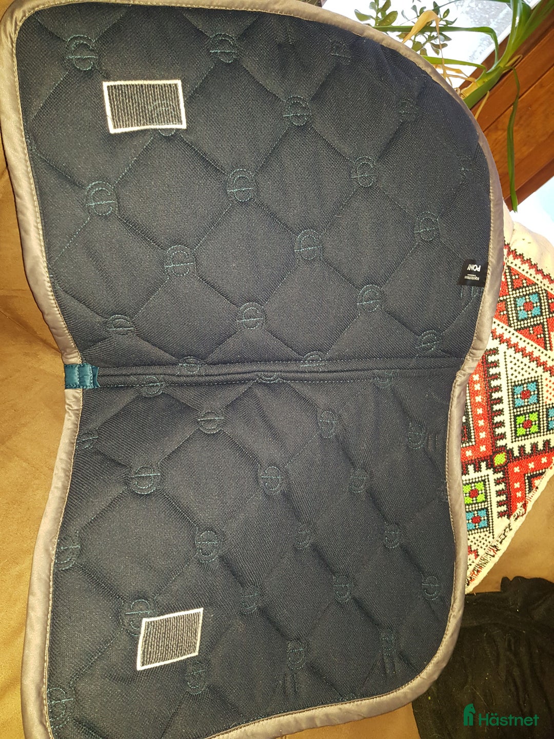 Schabrak & Vojlockar hästutrustning till salu: Equestrian sthlm ponny i Timrå - Annons 3