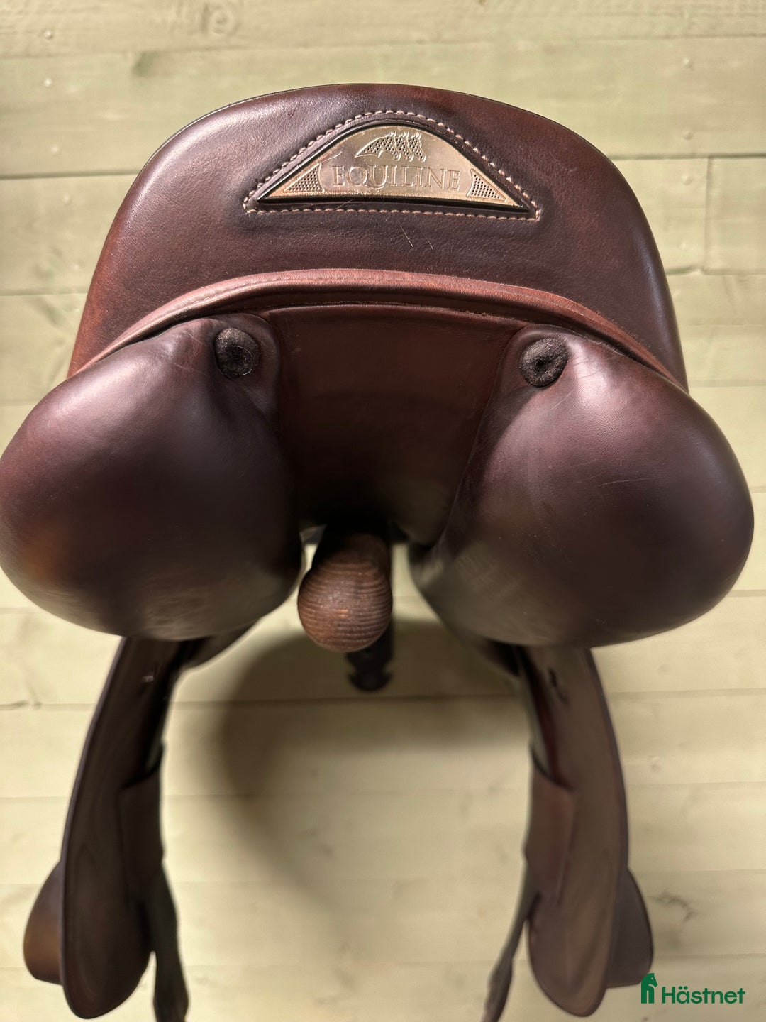 Sadlar hästutrustning till salu: Enkelkåpad Equiline i Enköping - Annons 1