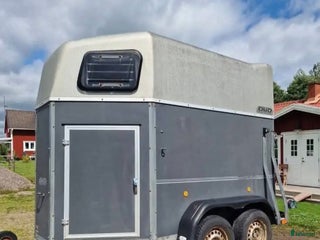 Hästtransporter fordon & transport till salu: Hästtransport i Falköping - Annons 1