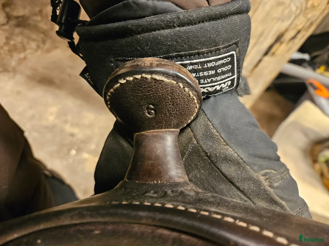 Sadlar hästutrustning till salu: Freemax shortback 16"6 - Annons 6