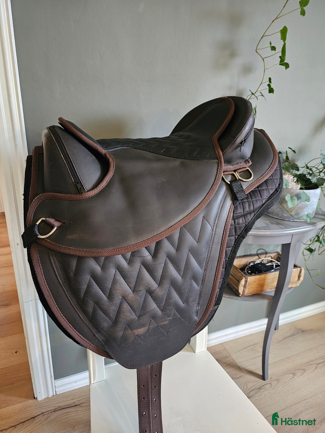 Sadlar hästutrustning till salu: Bomlös i Annerstad - Annons 1