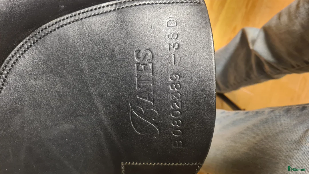 Sadlar hästutrustning till salu: Bates Pony Dressyr i Hamneda - Annons 5