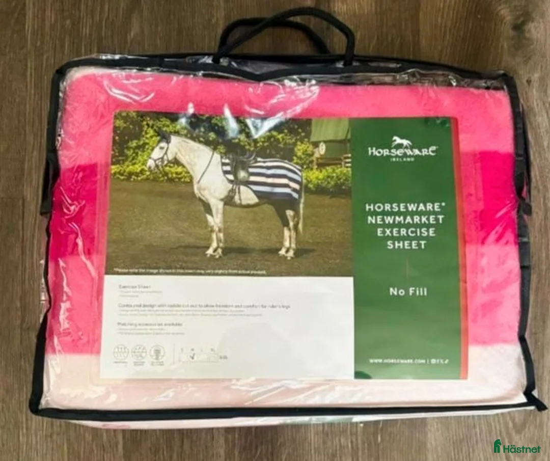Täcken hästutrustning till salu: Nytt Newmarket Ridtäcke - Witney Pink - Annons 1
