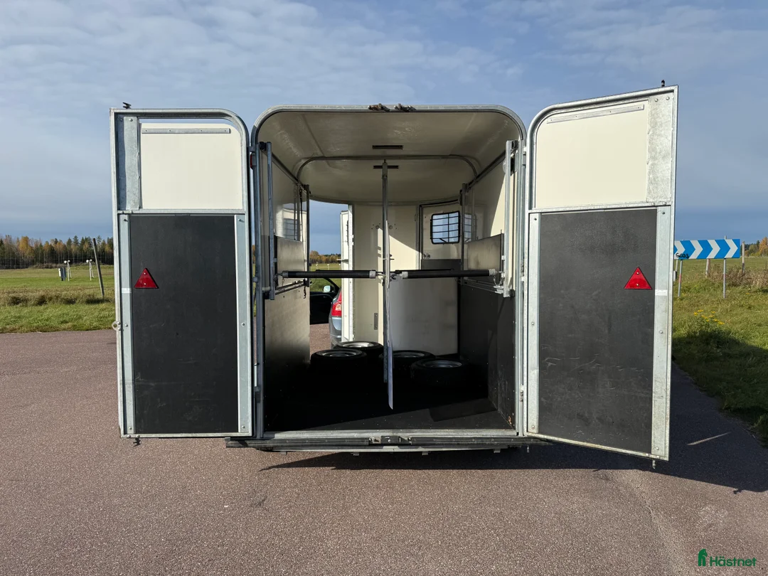 Hästtransporter  fordon & transport till salu: Fautras Oblic+2 -19 i Borlänge - Annons 5